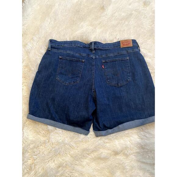 Levi’s Mid Length Shorts - Size 22W (EUC) - Picture 2 of 6